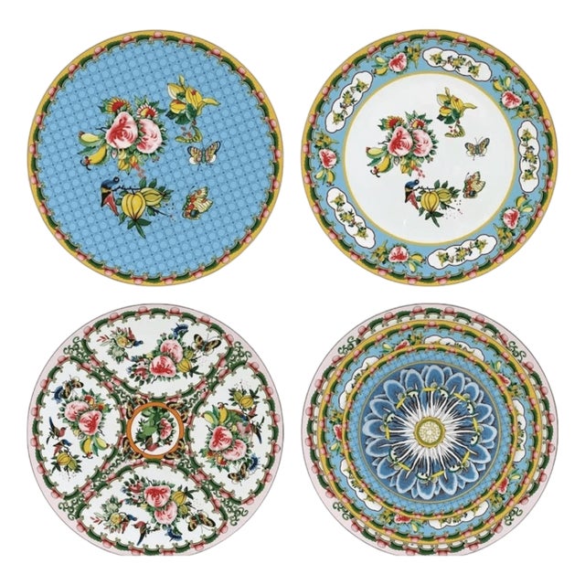 Famille Rose Bone China Plate Set – Chinoiserie Floral Mixed Sizes (Set of 4 For Sale