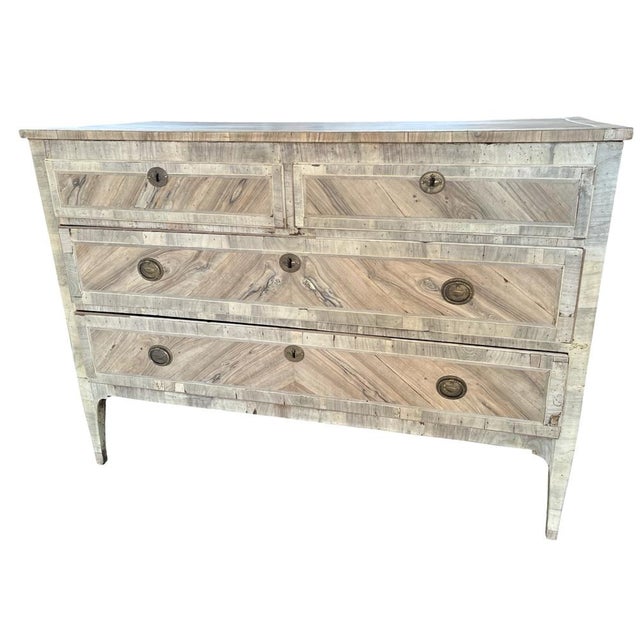 Italian Bleached Walnut Commode with Drawer in Burl Veneer, 18th Century For Sale - Image 6 of 15