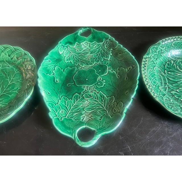 Antique English Green Majolica Bread Basket and Wall Plates- Set of 3 For Sale - Image 11 of 16