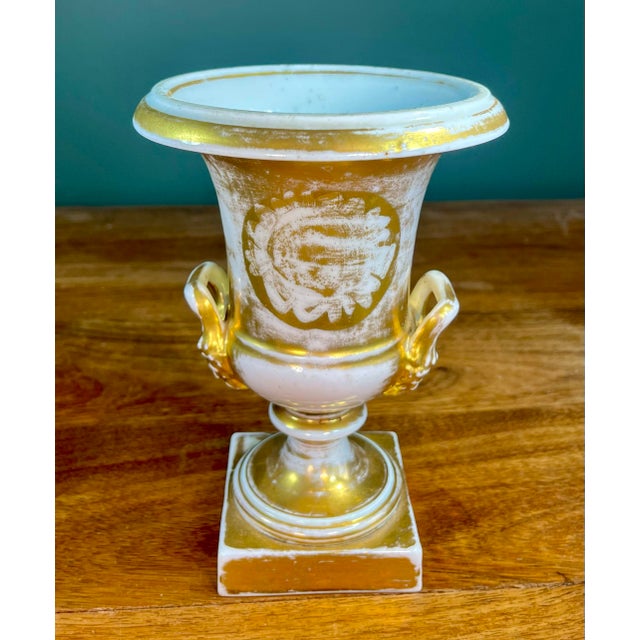 Mid 19th Century Antique Old Paris Porcelain Hand Painted Urn Vase For Sale - Image 5 of 8