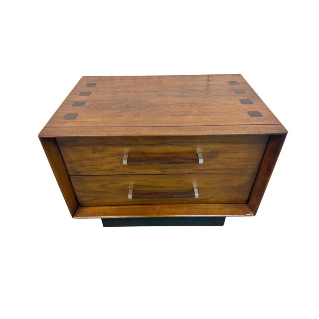 Wood Mid-Century Modern Lane Walnut & Rosewood Nightstands - Set of 2 - Refinished! For Sale - Image 7 of 11