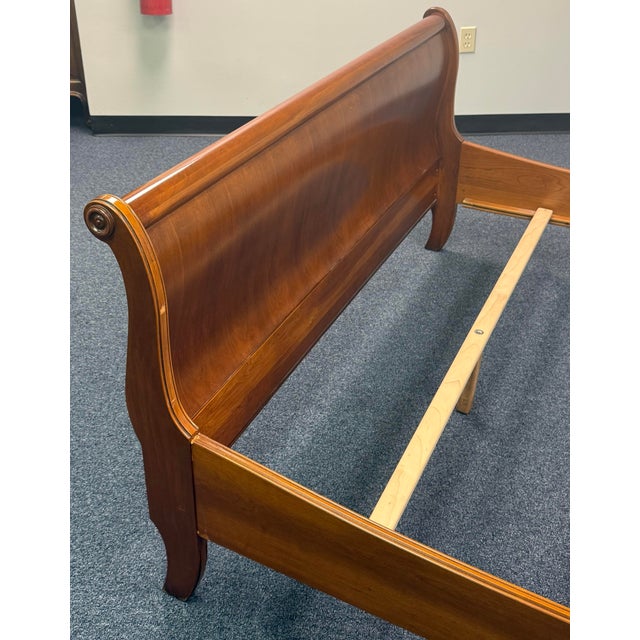 Ethan Allen Ethan Allen Medallion Collection Cherry Sleigh Bed - Queen Size For Sale - Image 4 of 12