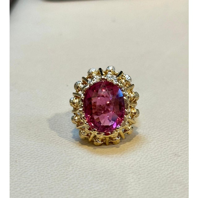 Red 6 Carat Oval Cut Natural Pink Tourmaline 14 Karat Yellow Gold Ring For Sale - Image 8 of 18