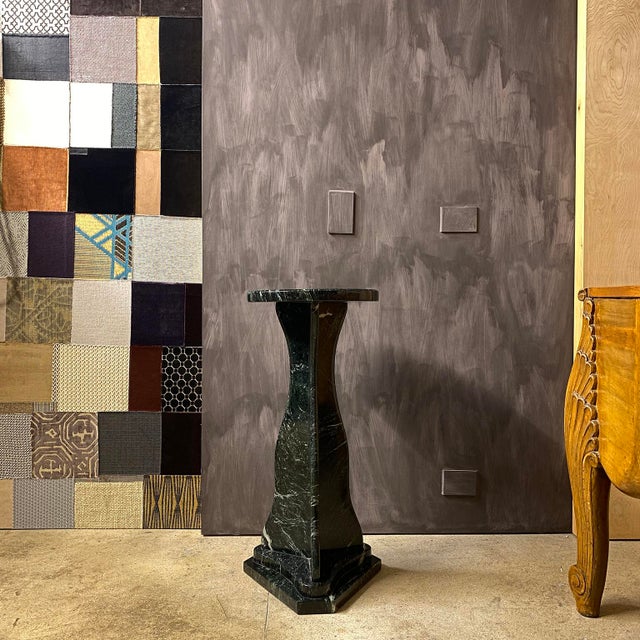 20th century sensuous Art Nouveau Style Verdi Alpi marble pedestal. Shorter version.