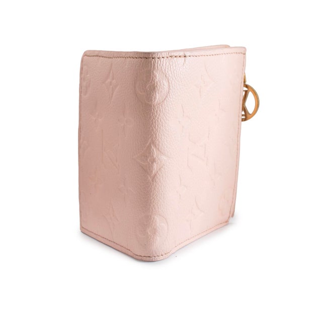 Brand: Louis Vuitton Gender: Ladies Measurements: (W x H x L): 0.50" x 3.50" x 4.50" Total Weight: 101.82 grams Louis...