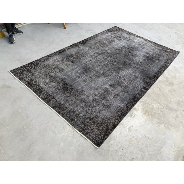 Turkish handmade handwoven vintage anatolian OUSHAK rug. We collect old Vintage rugs from Anatolia, which is the east part...