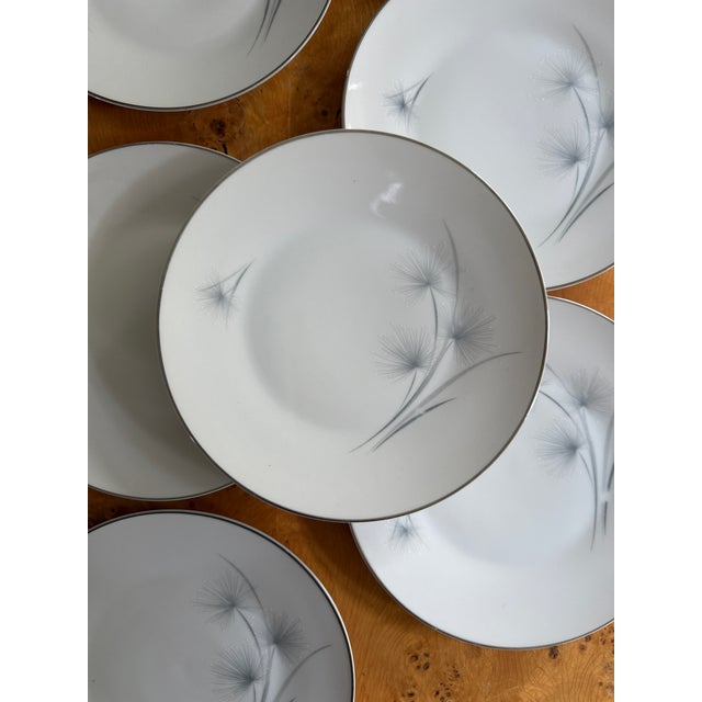 Hutschenreuther China 1950s Set of Seven (7) Hutschenreuther Caribe Salad Plates 7.75 Inch German Porcelain White Blue Gray Platinum Rim Minimalist For Sale - Image 4 of 6
