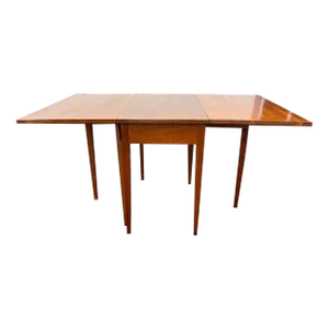 Vintage Federal Style Solid Cherry Gate Leg Drop Leaf Dining Table. 1940s.