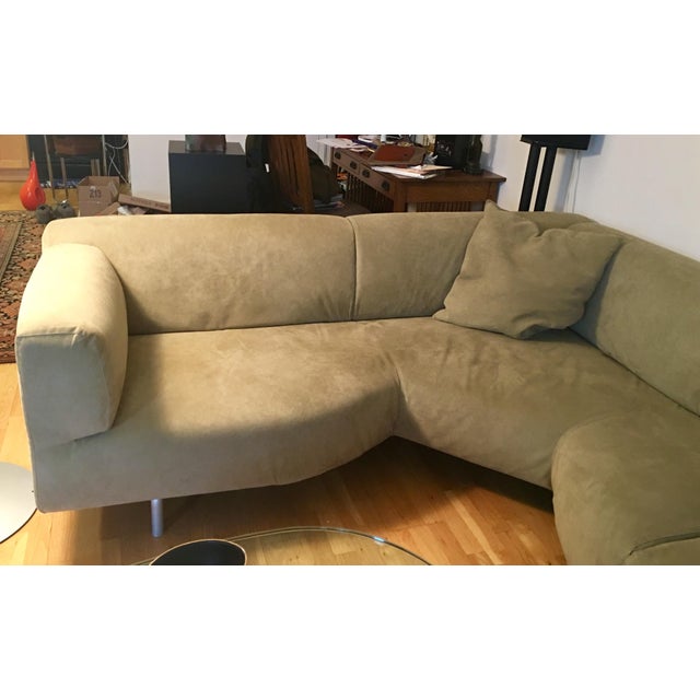 An authentic 1990s "Met" corner/sectional sofa element designed by legendary architect Piero Lissoni for Cassina, Italy...