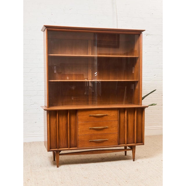 Kent Coffey Styled After Mid 20th Century Kent Coffey Foreteller Mid-Century Modern Walnut China Cabinet For Sale - Image 4 of 12