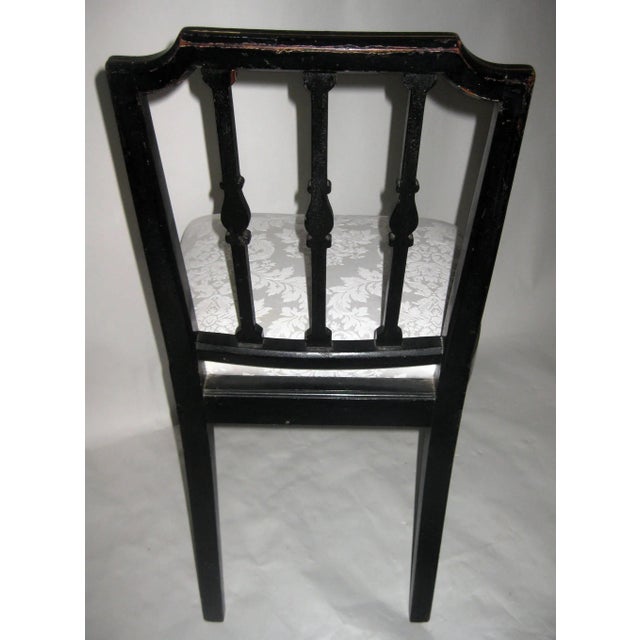 19th century George III Painted Side Chair in the Hepplewhite Style For Sale In Savannah - Image 6 of 11
