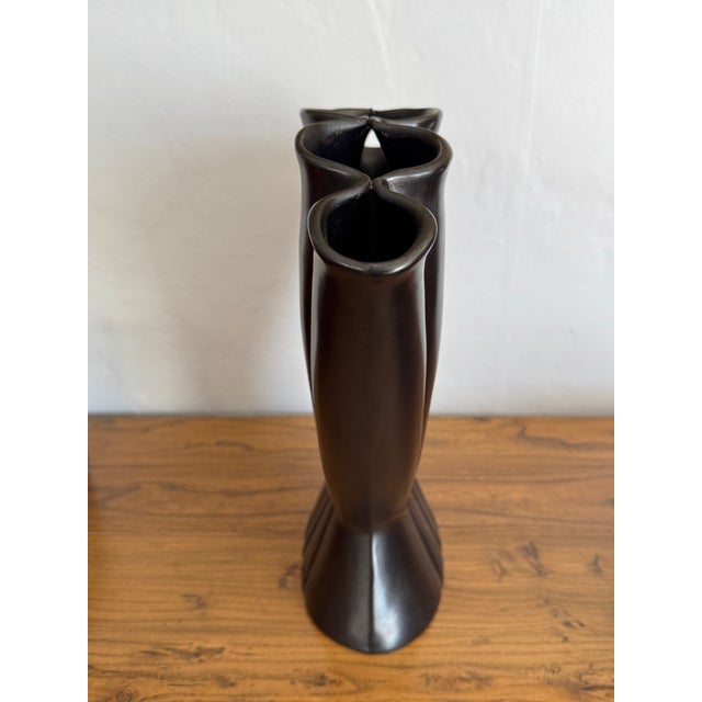 Red Wing Pottery Vintage Red Wing Pottery #416 Matte Black Fan Vase – Art Deco Sculptural Form – Usa For Sale - Image 4 of 9