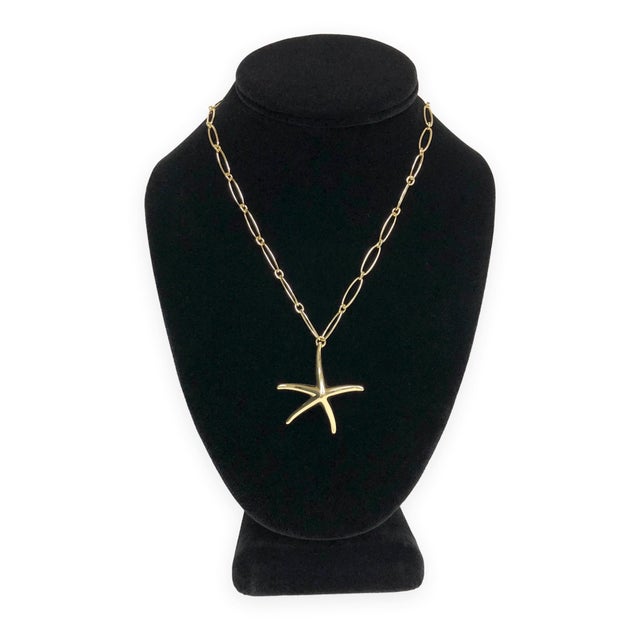 Gold Tiffany & Co. Elsa Peretti Vintage Starfish Pendant Necklace in 18k Yellow Gold For Sale - Image 8 of 9