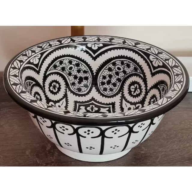 Contemporary Black and White Bathroom Sink For Sale - Image 6 of 6