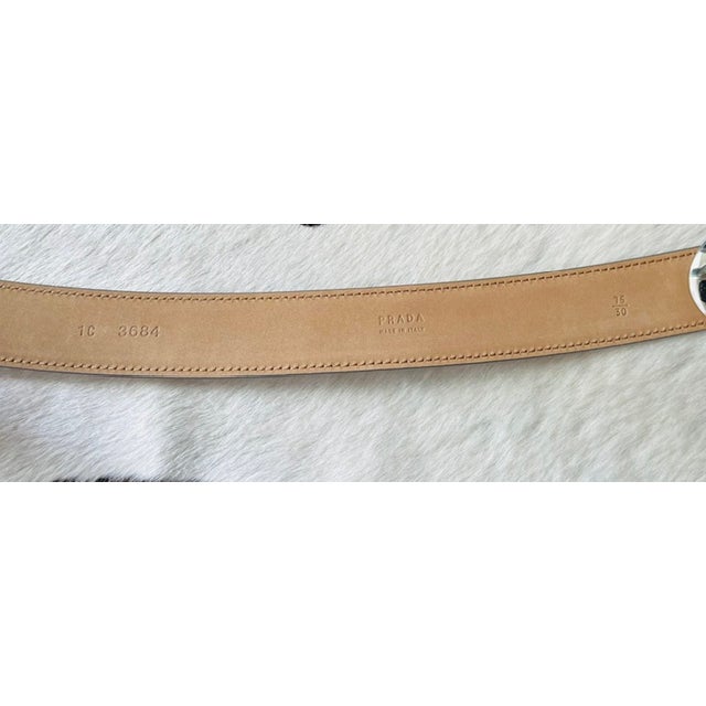 2000 - 2009 Vintage Prada Silver Saffiano Leather Belt - Engraved Oval Buckle, Made in Italy For Sale - Image 5 of 13