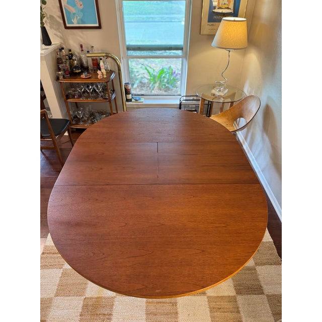 Beautiful Yet Simple Mid Century Modern Round Dining Table by Nathan Furniture Attributed, Circa 1960s. For Sale In Houston - Image 6 of 12