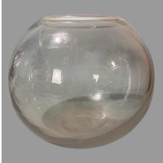 American Vintage Hawkes or Steuben Floral Engraved Art Glass Rose Bowl Vase, Awh For Sale - Image 3 of 7