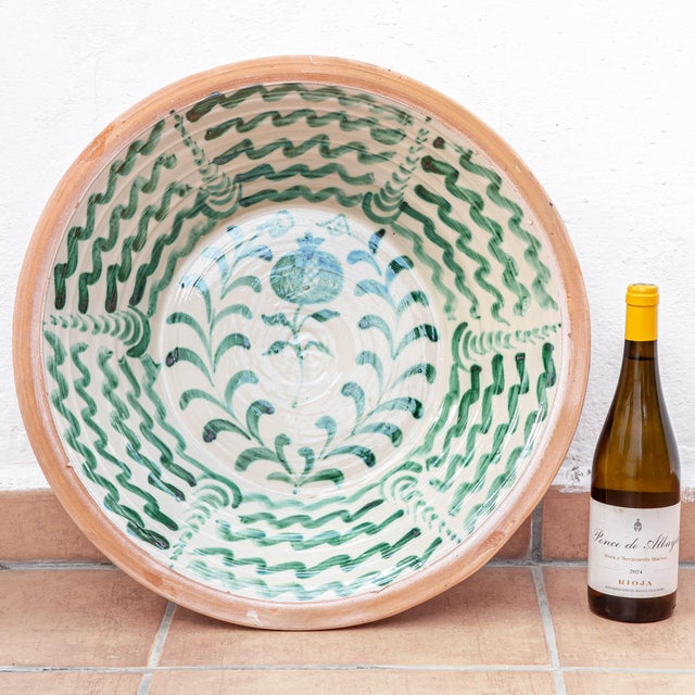Cream Spanish Revival Hand-Painted Ceramic Lebrillo Wall Bowl with Pomegranate from Fajalauza, Granada, 2010s For Sale - Image 8 of 14