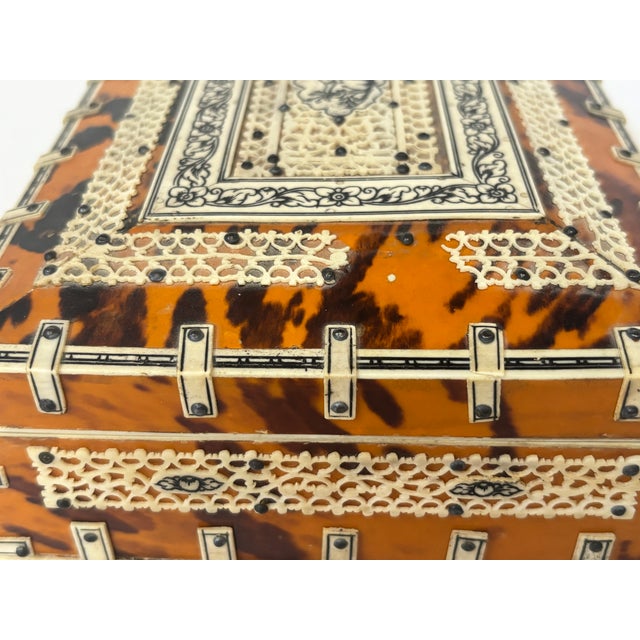 19th Century Anglo-Indian Jewelry Box With Elephant Motif Inlay For Sale - Image 13 of 18
