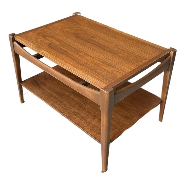 Bassett Mid Century Modern End Side Cocktail Table For Sale