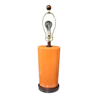 Late 20th Century Robert Abbey Orange Ceramic Table Lamp With Wooden Base and Finial For Sale