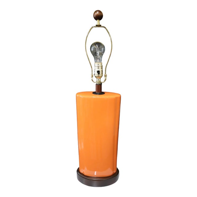 Late 20th Century Robert Abbey Orange Ceramic Table Lamp With Wooden Base and Finial For Sale