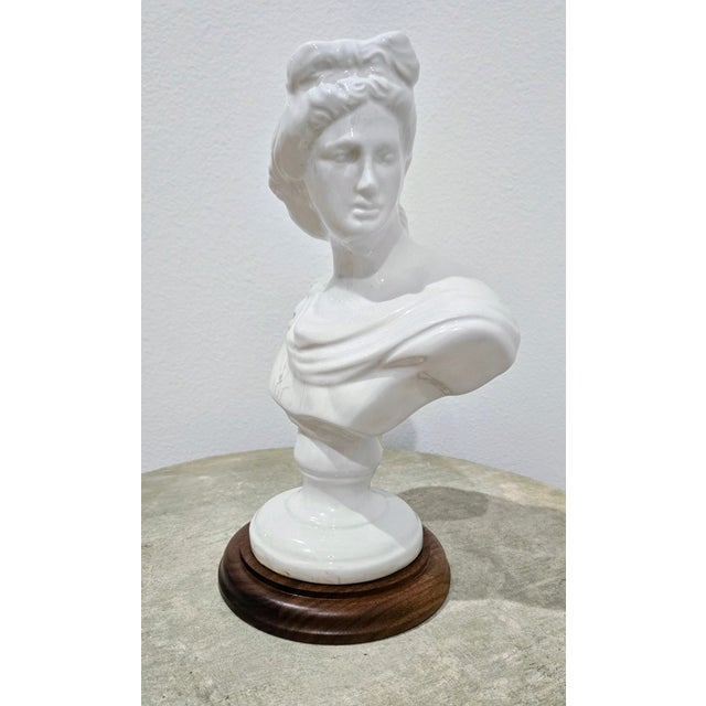 Mid-Century Modern Italian Casa Cameri Marcialla Red Wine Lady Bust Decanter – Fort Worth Import For Sale - Image 3 of 9