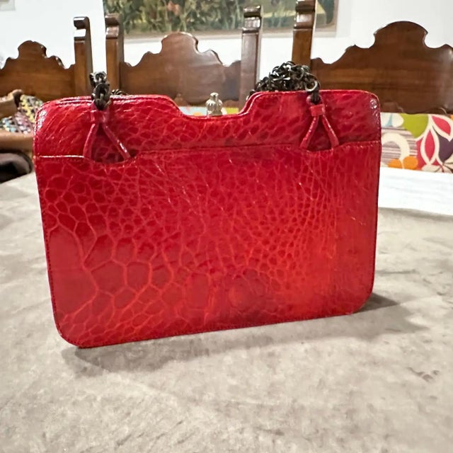 1980s Vintage Red Leather and Black Painted Metal Chain Italian Evening Bag For Sale - Image 10 of 10