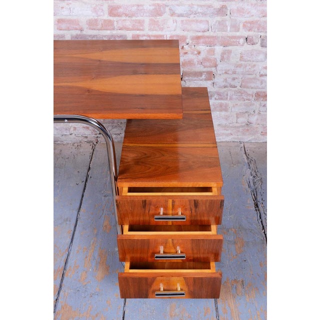 Czech Bauhaus Writing Desk in Walnut and Chrome attributed to Robert Slezak, 1940s For Sale - Image 4 of 18