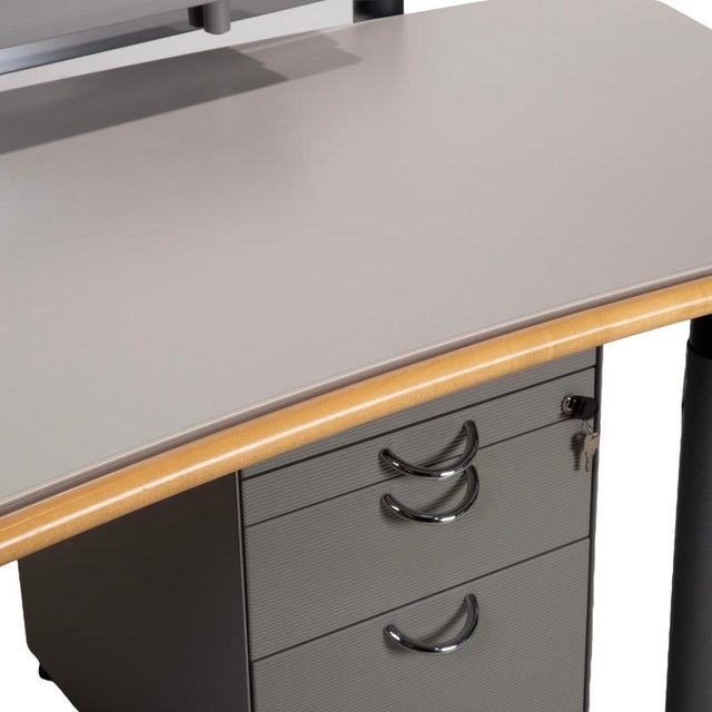 Vitra Adjustable Metropol Wood and Metal Desk with Rolling Container and Storage in Off-White from Vitra For Sale - Image 4 of 12