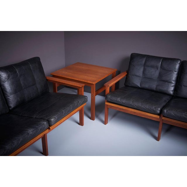 Black Leather Sofas & Side Table from Illum Wikkelso Capella, Denmark, 1960s, Set of 3 For Sale - Image 4 of 17