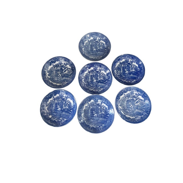 1950s Vintage Blue and White Willow Pattern Decorative Set of Plates Made in Japan For Sale - Image 5 of 8