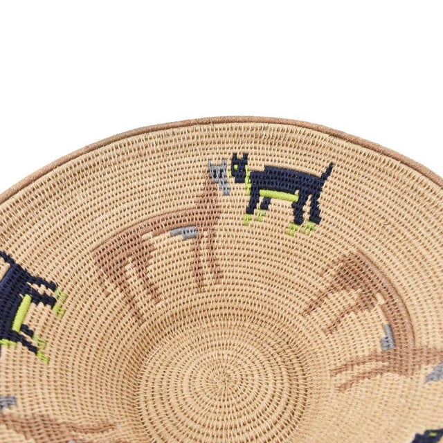 African Early 20th Century Sisal Handwoven Beige Animal Basket Eswatini 12inch For Sale - Image 3 of 7