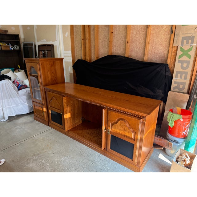 Vintage Custom-Built Oak Entertainment Console & Display Cabinet For Sale - Image 4 of 7