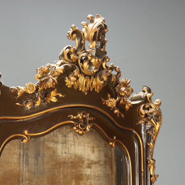 Italian Baroque Showcase in Carved Wood For Sale - Image 5 of 13
