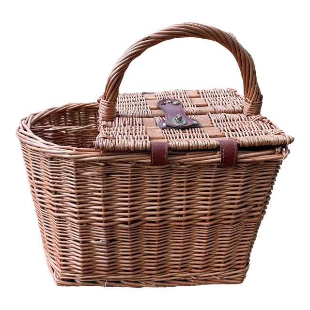 Vintage Picnic Basket Wicker W/ 2 Wine Bottle Compartments For Sale