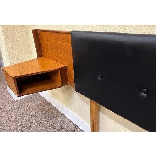 Mid 20th Century Mid Century Modern Teak & Black Vinyl Queen Size Headboard W/ Nightstands C.1960 For Sale - Image 5 of 6
