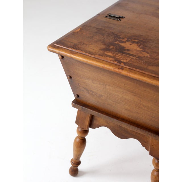 Vintage Kling Colonial Maple Sugar Chest Style Storage Table Circa 1970s For Sale - Image 16 of 18