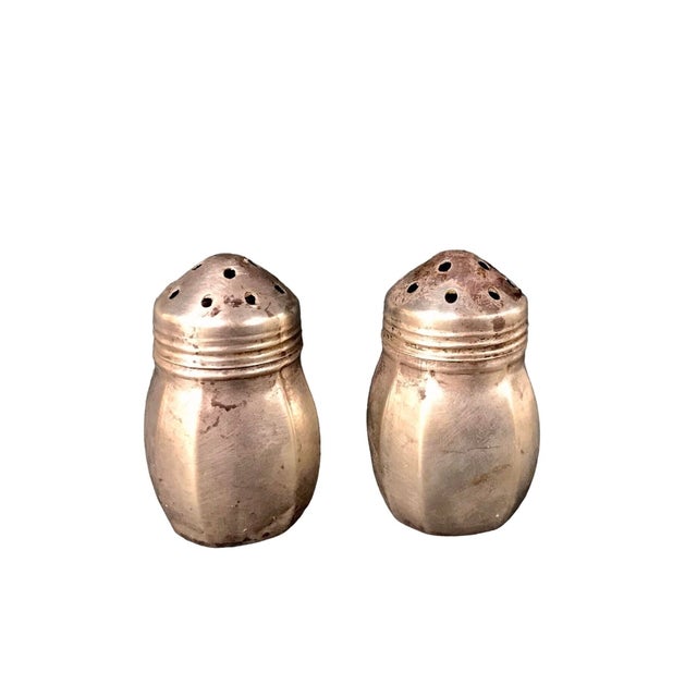 Vintage Sterling Silver Salt & Pepper Shakers – s.c.s. Co Usa – 1930s Mini Shaker Set – Breakfast Tray For Sale In Miami - Image 6 of 7