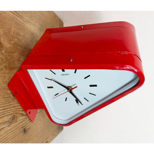 Metal Vintage Red Ships Double-Sided Wall Clock from SEIKO, 1970s For Sale - Image 7 of 18