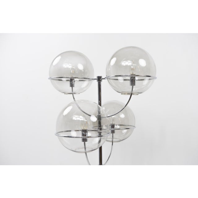 Silver Vintage Lyndon Floor Lamp by Vico Magistretti for Oluce, 1970s For Sale - Image 8 of 11