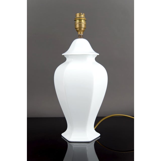 We present to you a stunning vintage white porcelain lamp from the 1950s-1960s. Elegant and timeless, this lamp will...