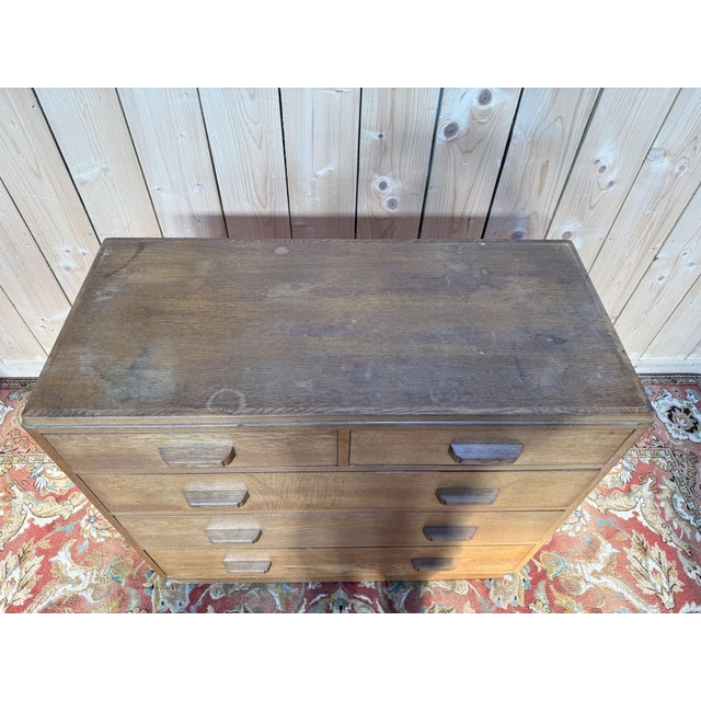 Solid oak chest of drawers, very well made, circa 1950.