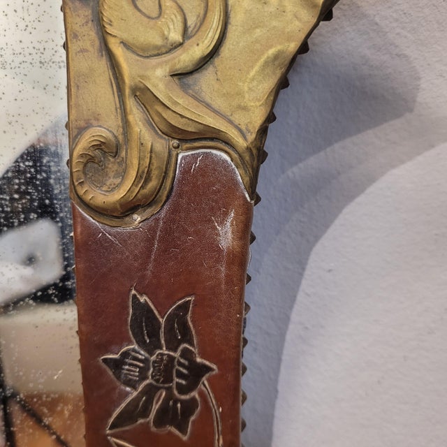 Metal Art Nouveau Mirror in Gilt Brass and Leather after Gabriel Viardot, France, 1930s For Sale - Image 7 of 18