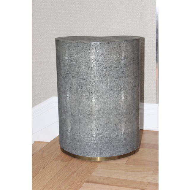 Abstract Kidney Shaped Custom Made Pebbled Leather Side Table For Sale - Image 3 of 9