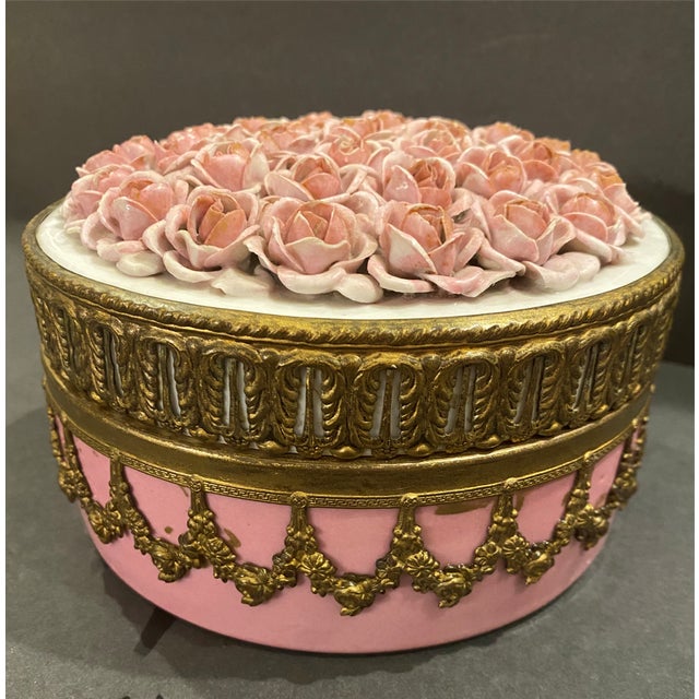 Vintage powder box (would double as a jewelry box, too). "Elfinware" made in Germany circa 1930s/40s. Pink rose pattern...