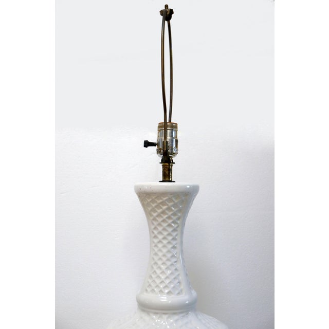 Vintage White Hexagonal Ceramic Geometric Raised Relief Table Lamp For Sale - Image 9 of 11