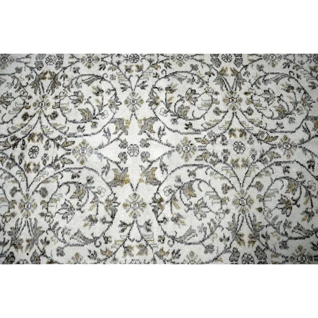 Oushak Floor Rug in Wool For Sale - Image 9 of 11