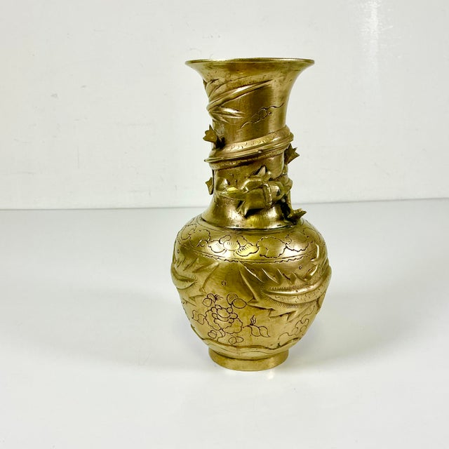 Vintage Home is pleased to present this Quin Dynasty Antique Bronze Chinese Vase. It feature three lizards. There are two...
