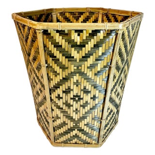 1970s Vintage Boho Chic British Colonial Hexagonal Split Reed Woven Wicker Wastebasket. For Sale